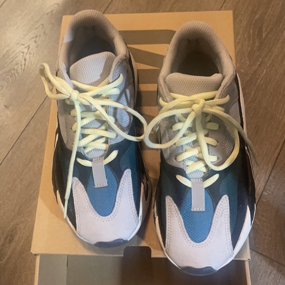 only worn twice - Picture 2 of 6